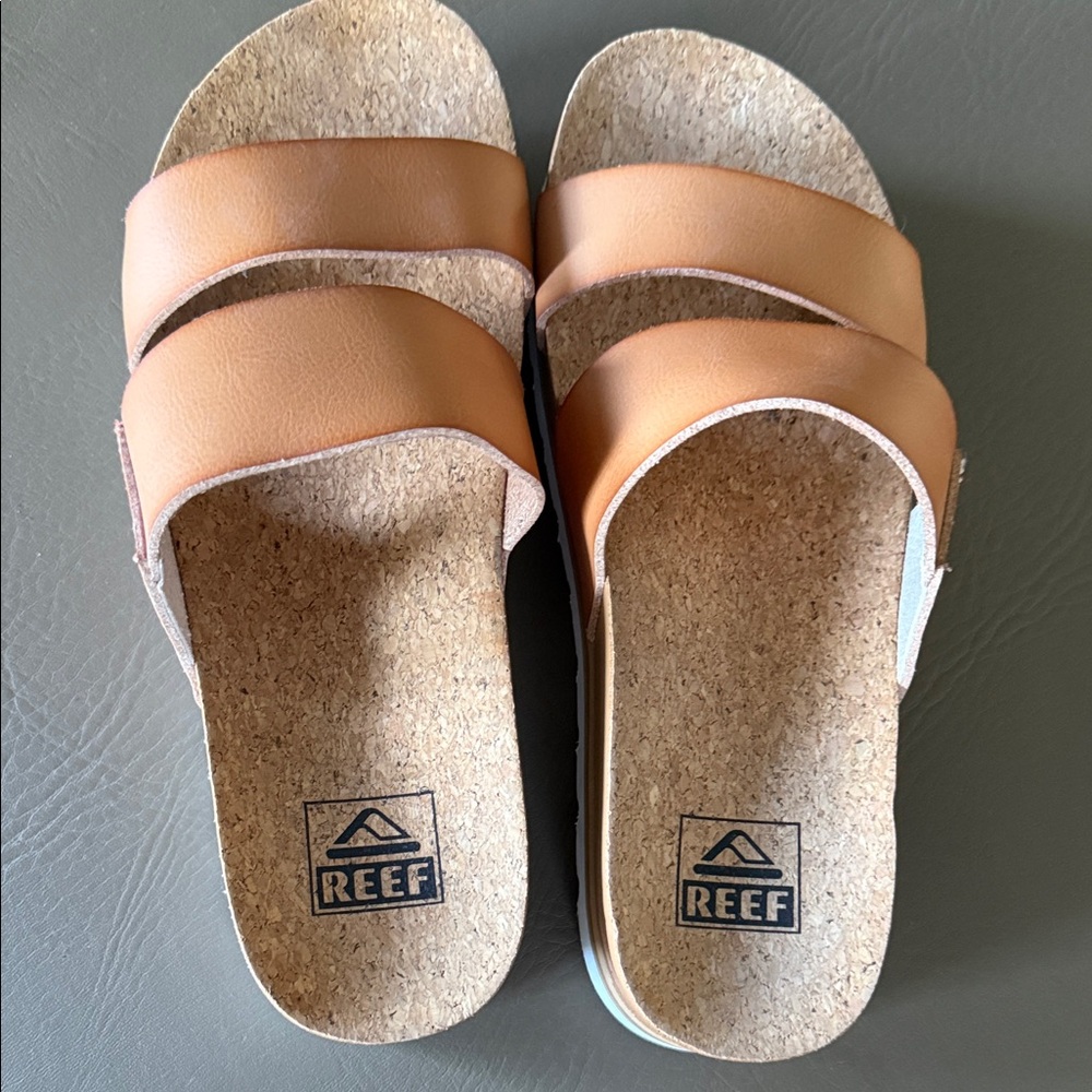 Women’s Reef Sandals. Size 6
